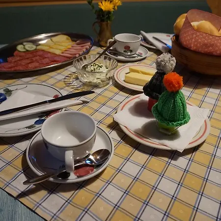 Haus Bergheimat 게스트하우스 Prägraten