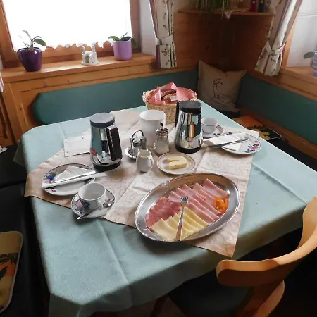 Haus Bergheimat ゲストハウス Prägraten